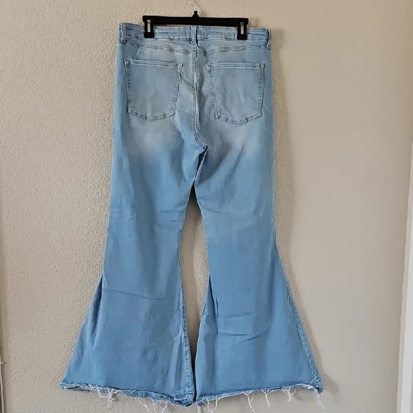 Forever 21 Blue High Waise Button Closure Bellbottom Flare Distressed Jeans - Picture 3 of 5